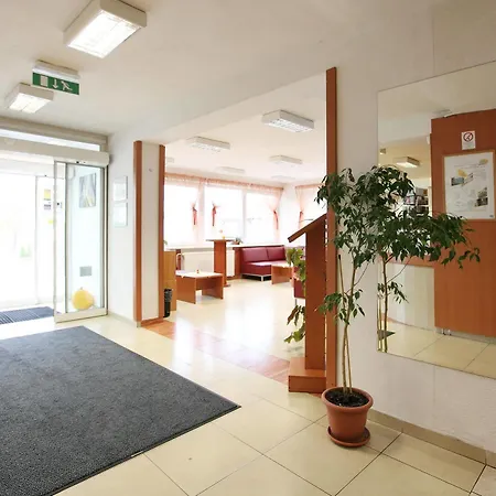 מלון Zatoka סנץ